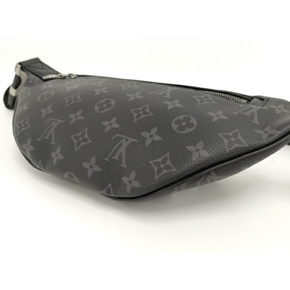 Louis Vuitton Discovery Monogram Eclipse Body Bag - Picture 3 of 9